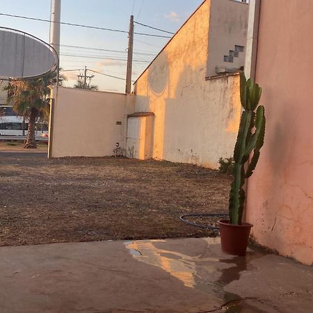 Pousada Girassol Olimpia Bagian luar foto